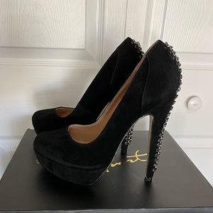 Colin Stuart Victoria’s Secret chain back 5” platform velvet heels, never worn